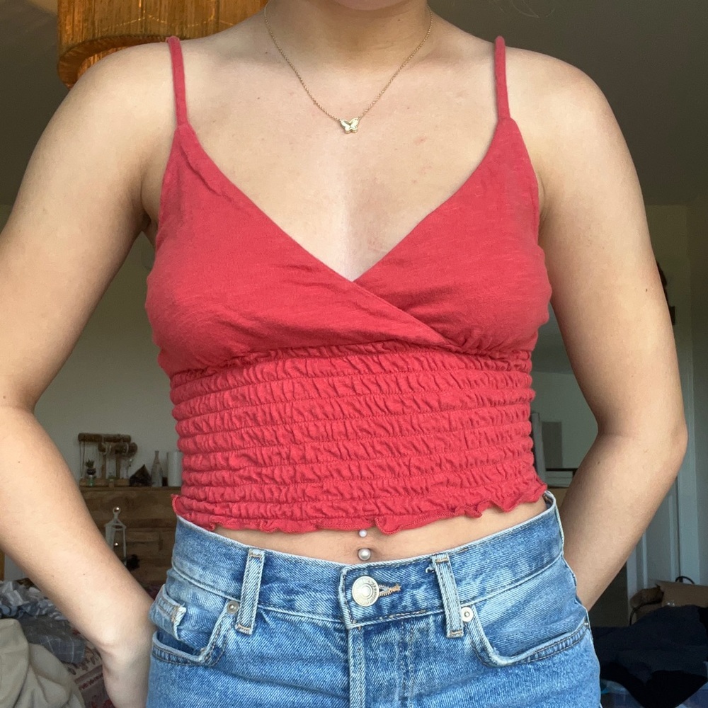 coral/red tank top